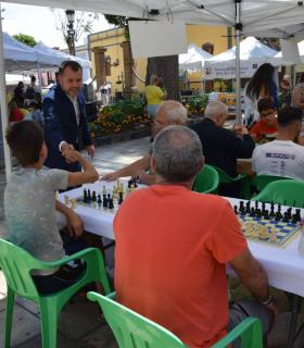 Talleres, música, exhibiciones deportivas realzan la labor de los colectivos y asociaciones de Gáldar en el V Encuentro Juntos Avanzamos · foto 12
