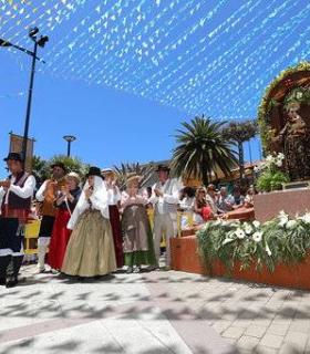 Granadilla de Abona: La romería en honor a San Antonio de Padua vistió de tradición las calles de la Villa histórica · foto 3