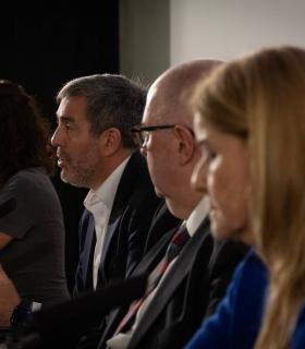 Fernando Clavijo destaca los resultados crecientes de la industria audiovisual internacional y los rodajes de películas y series en localizaciones de Canarias · foto 2