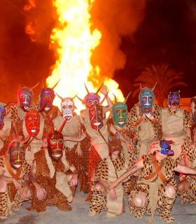El CSC La Tegala acoge una exposición sobre los 25 años de tradición de los Diablos en Haría · foto 5