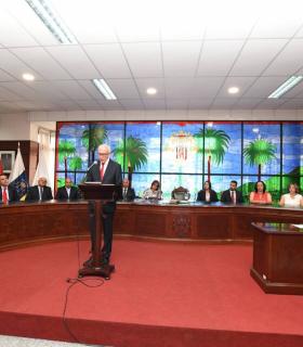 Juan Acosta (AISU) inicia su segundo mandato en la Alcaldía de Santa Úrsula y aboga por el consenso y la participación en su investidura · foto 5