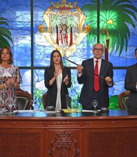 Juan Acosta (AISU) inicia su segundo mandato en la Alcaldía de Santa Úrsula y aboga por el consenso y la participación en su investidura · foto 3
