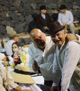 El Rosario: Tabaiba celebró anoche su VIII Baile de Magos · foto 1