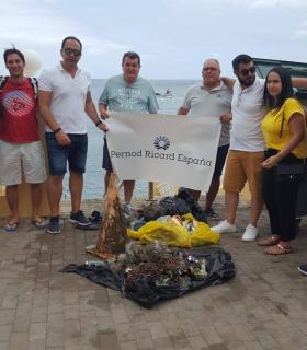 Telde limpia los fondos marinos y la playa en Taliarte · foto 2