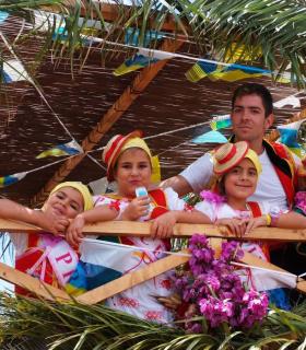 El Paseo Romero de Llano del Moro, cita ineludible de las fiestas de la Exaltación de la Santa Cruz y el Santo Hermano Pedro · foto 1