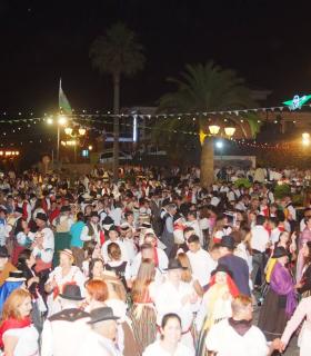 El Rosario: Tradición y un ambiente inmejorable en el Baile de Magos de La Esperanza. · foto 4