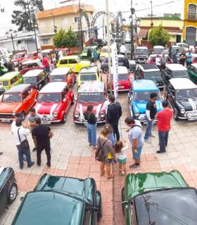 El Rosario: un centenar de vehículos celebran el 60 aniversario del Mini en la VIII Exposición de Minis Clásicos de La Esperanza. · foto 5