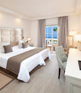 El Hotel RIU Garoé de Puerto de la Cruz reabre sus puertas tras una reforma completa de dos meses y medio · foto 2