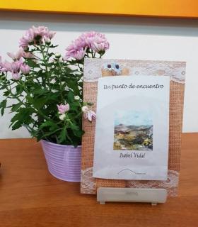 En nuestro Rincón Literario hablamos de María Isabel Vidal, nació en Montevideo, Uruguay y reside desde hace ya unos cuantos años en Santa Cruz de Tenerife · foto 1