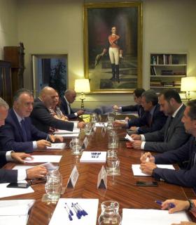 El Gobierno de Canarias y el Ministerio de Fomento acuerdan buscar soluciones a las cantidades de carreteras pendientes con Canarias · foto 1