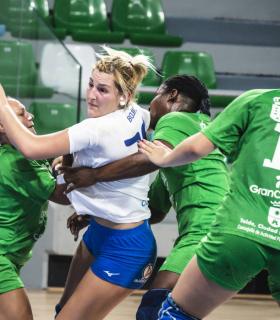 El derbi canario, primera salida para el Balonmano Salud · foto 2