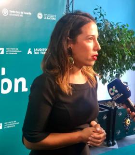 La alcaldesa de Santa Cruz de Tenerife acude al Festival Telón 2019 y anima a la ciudadanía a disfrutar de las artes escénicas en la ciudad · foto 1