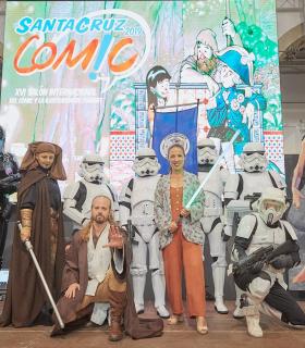 La alcaldesa inaugura el Salón del Comic y la Ilustración de Tenerife con más superhéroes, artistas y público · foto 3