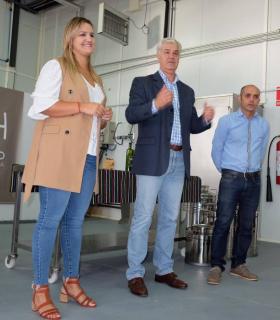 Encuentro del Cabildo de El Hierro con productores y cosecheros de aceite de oliva · foto 5