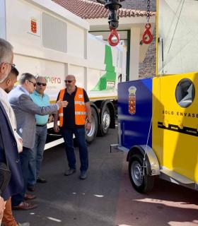 La Gomera presenta los nuevos vehículos para la optimización del servicio insular de recogida selectiva · foto 3