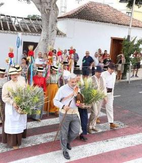 Alrededor de 5.000 personas se dan cita en la Romería de Adeje · foto 5