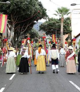 Alrededor de 5.000 personas se dan cita en la Romería de Adeje · foto 2