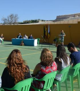 El alcalde de Gáldar da la bienvenida a los más de 4000 estudiantes que han iniciado este año el curso escolar · foto 8
