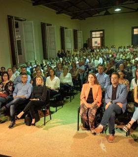 Militantes del Norte de Tenerife abarrotan la Casa de la Cultura de La Orotava para arropar a Ana Oramas y al candidato de CC-PNC-NC al Senado por Tenerife para las elecciones del 10 de Noviembre · foto 3