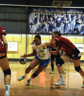 El Salud Tenerife cede ante el BM Granollers · foto 1