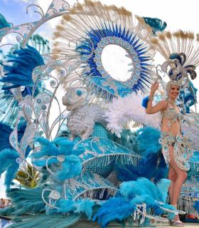 Coso apoteosis del Carnaval Internacional de Los Cristianos 2019 · foto 61