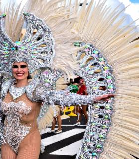 Coso apoteosis del Carnaval Internacional de Los Cristianos 2019 · foto 97