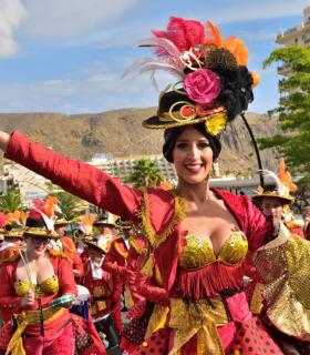Coso apoteosis del Carnaval Internacional de Los Cristianos 2019 · foto 71