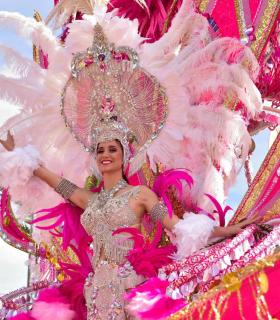 Coso apoteosis del Carnaval Internacional de Los Cristianos 2019 · foto 74