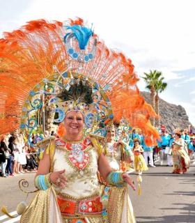 Coso apoteosis del Carnaval Internacional de Los Cristianos 2019 · foto 77