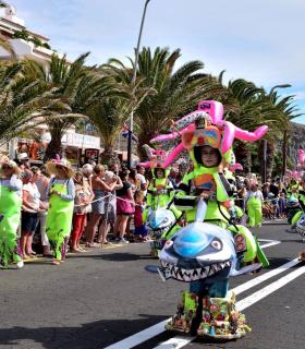 Coso apoteosis del Carnaval Internacional de Los Cristianos 2019 · foto 13