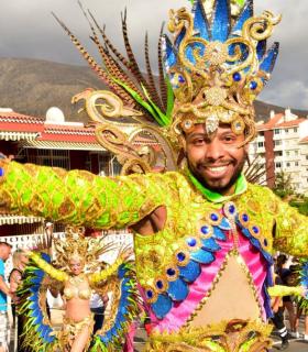 Coso apoteosis del Carnaval Internacional de Los Cristianos 2019 · foto 84