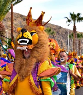 Coso apoteosis del Carnaval Internacional de Los Cristianos 2019 · foto 34