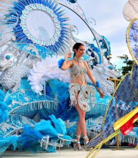 Coso apoteosis del Carnaval Internacional de Los Cristianos 2019 · foto 113