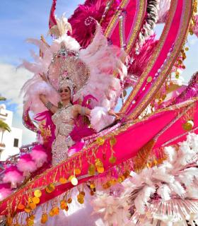 Coso apoteosis del Carnaval Internacional de Los Cristianos 2019 · foto 73