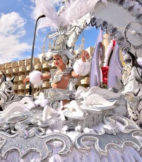 Coso apoteosis del Carnaval Internacional de Los Cristianos 2019 · foto 28
