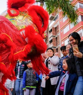 La alcaldesa de Santa Cruz de Tenerife preside la celebración del Año Nuevo Chino en la plaza de La Candelaria · foto 1