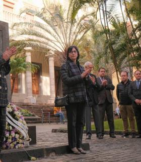 La alcaldesa de Santa Cruz de Tenerife preside el homenaje a José Murphy en el 198 aniversario de la capitalidad · foto 2
