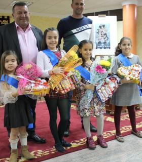 Antigua presenta cuatro jovencísimas candidatas a Reina del Carnaval · foto 1