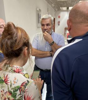 Adeje emplea todos sus recursos para atender las numerosas incidencias causadas por el fuerte viento · foto 2