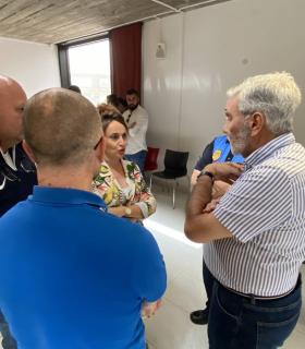 Adeje emplea todos sus recursos para atender las numerosas incidencias causadas por el fuerte viento · foto 3