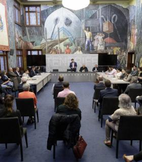 Martín, presidente del Cabildo de Tenerife, reúne a los ayuntamientos para informar de las medidas de contención del Covid-19 · foto 1