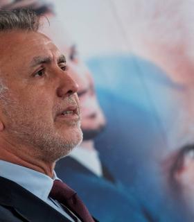 El presidente de Canarias pide tranquilidad y civismo a la población y garantiza el abastecimiento de alimentos y los servicios de centros de salud y farmacias · foto 1