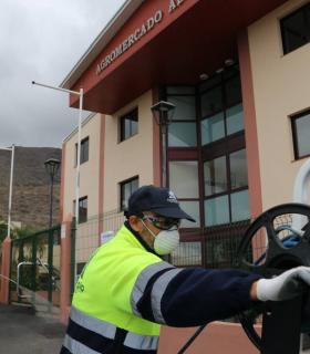Adeje prosigue con el plan de desinfección · foto 2