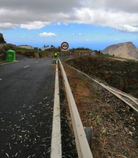 El mantenimiento preventivo evita grandes incidencias en las carreteras tinerfeñas por la borrasca · foto 4
