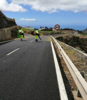 El mantenimiento preventivo evita grandes incidencias en las carreteras tinerfeñas por la borrasca · foto 3