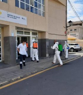 La Aldea de San Nicolás: una unidad de Infantería de Marina se suma a las labores de desinfección preventiva · foto 1