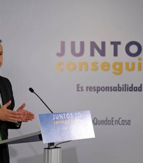 Ángel Víctor Torres propone una vuelta a la normalidad escalonada y manteniendo en Canarias las restricciones y controles en puertos y aeropuertos · foto 1