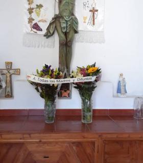 Los Realejos enrama las capillas y entradas de sus 3 cementerios por el Día de las Madres · foto 3