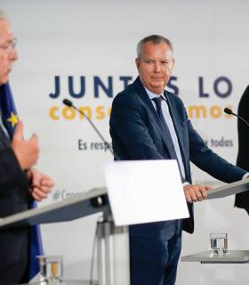 El Gobierno de Canarias solicitará al Estado que se amplíe la capacidad en el transporte aéreo insular, ahora limitada al 50% del avión, a partir del próximo 1 de junio · foto 4