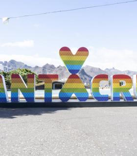 El Ayuntamiento de Santa Cruz de Tenerife respalda a las mujeres discriminadas por razones de condición y orientación sexual · foto 1